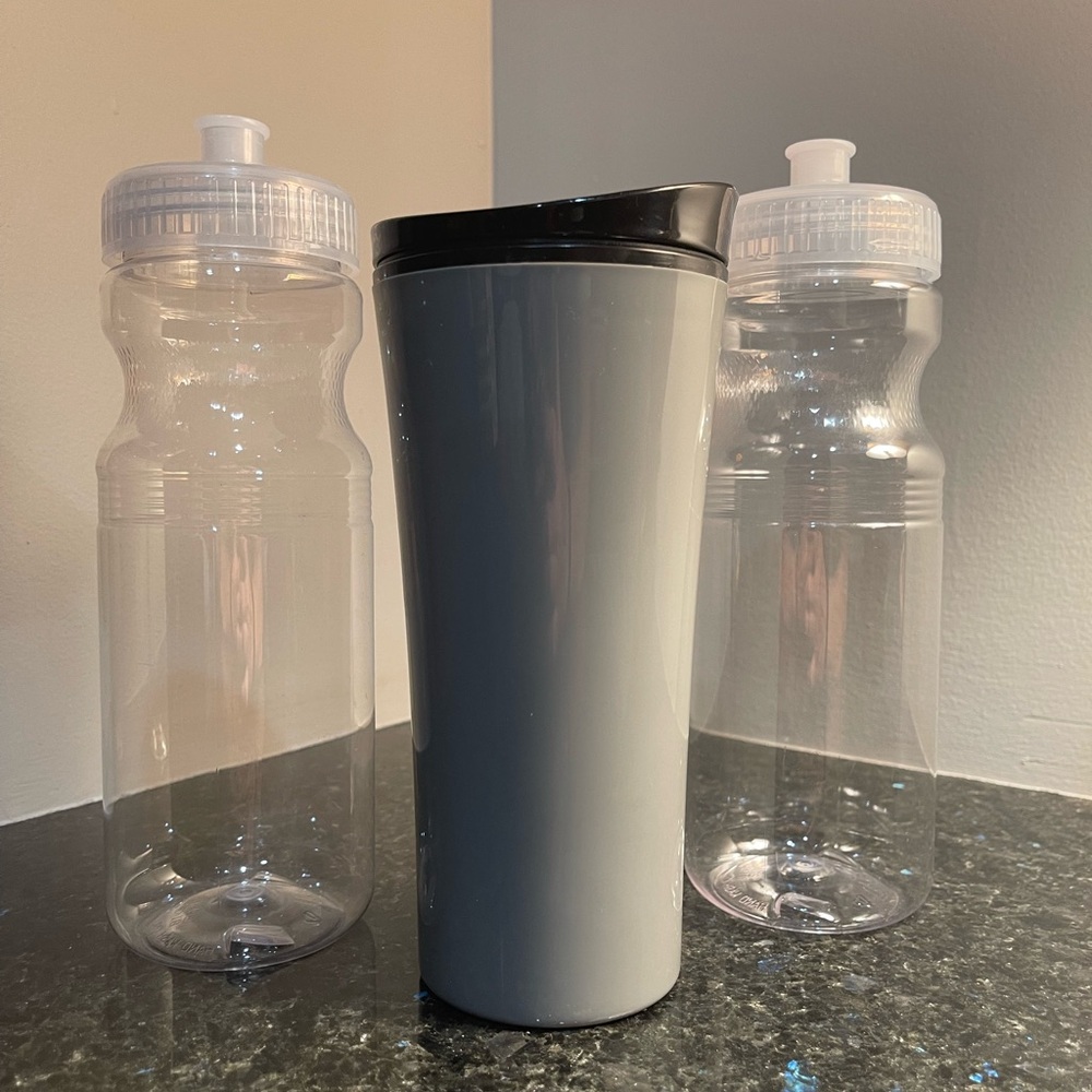 Lot of Insulated Water Bottles, snack cups, and drink bottles - Picture 9 of 9